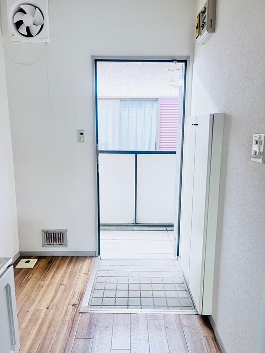 物件内観写真17　(玄関)