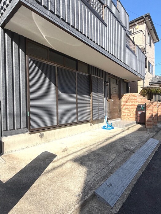 物件外観写真3　(駐車場)