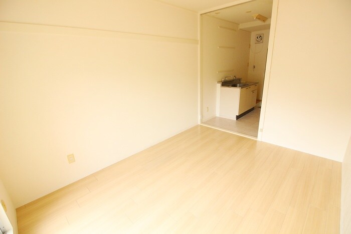 物件内観写真9　(居室)