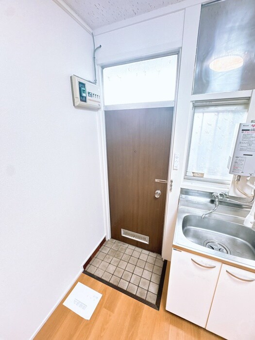 物件内観写真7　(玄関)