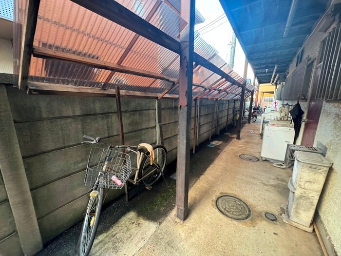 物件外観写真3　(駐輪場)