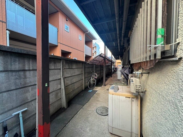 物件外観写真5　(エントランス部分)