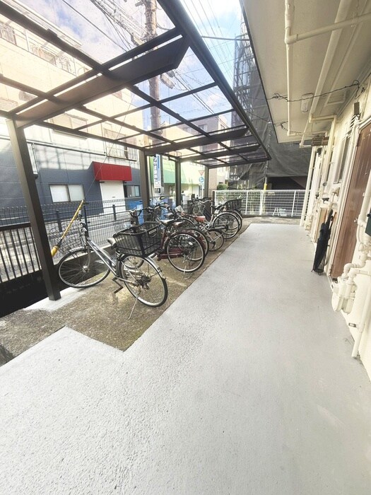 物件外観写真3　(駐輪場)