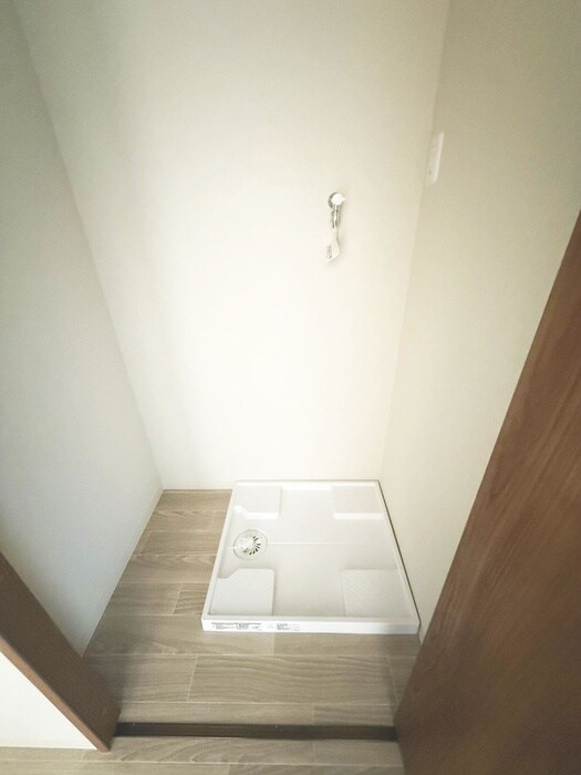 物件内観写真13　(洗濯機置場)