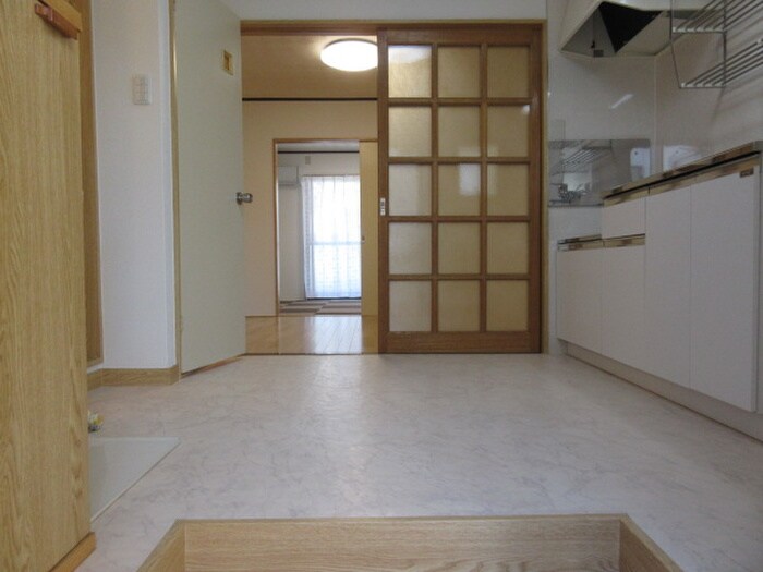 物件内観写真8　(玄関)