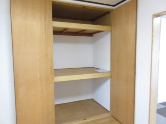 物件内観写真12　(収納)