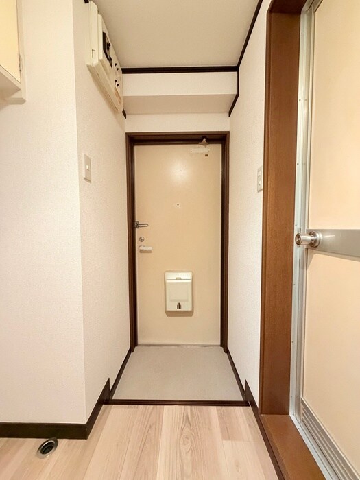 物件内観写真7　(玄関)