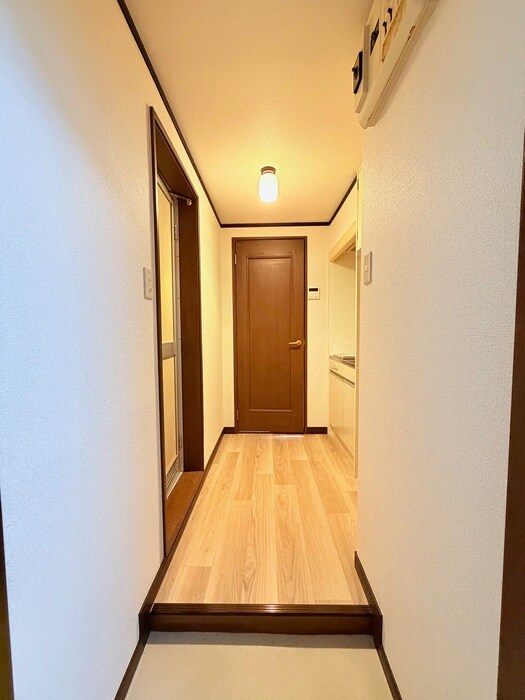 物件内観写真18　(廊下)