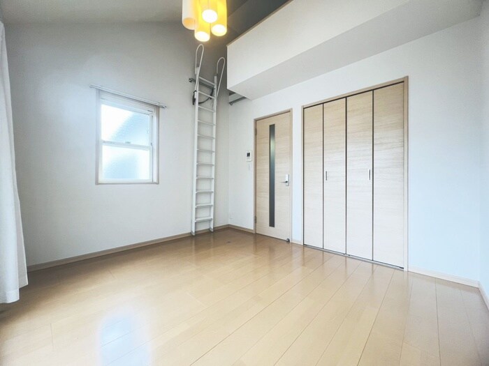 物件内観写真4　(居室)