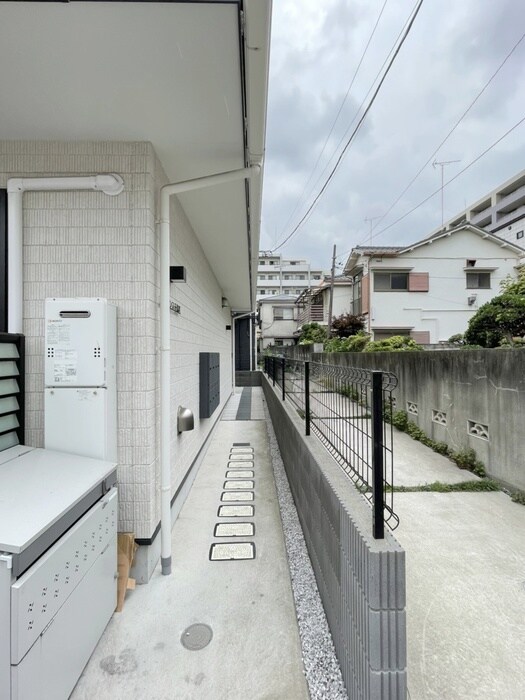 物件外観写真3　(エントランス部分)