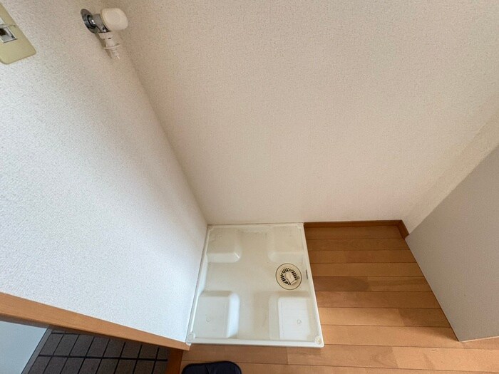 物件内観写真15　(洗濯機置場)