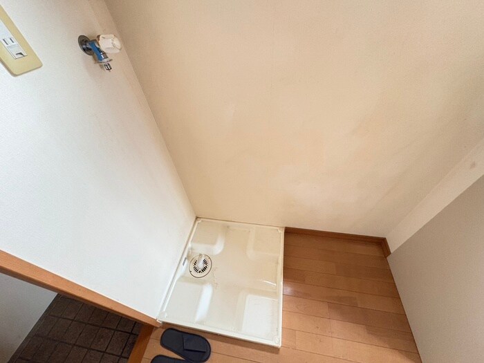 物件内観写真15　(洗濯機置場)