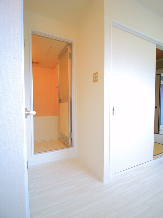 物件内観写真10　(廊下)