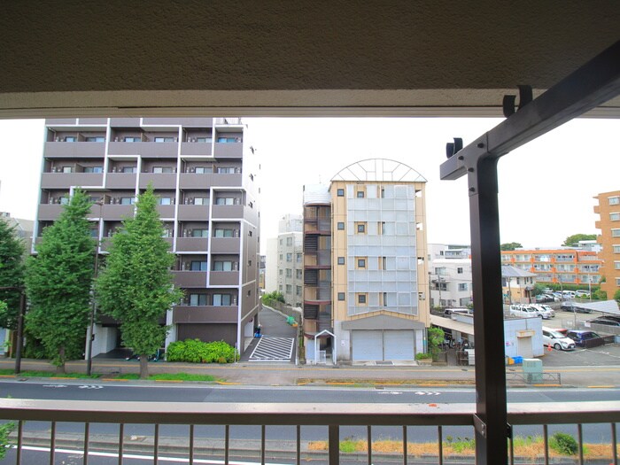 物件内観写真16　(室内からの展望)