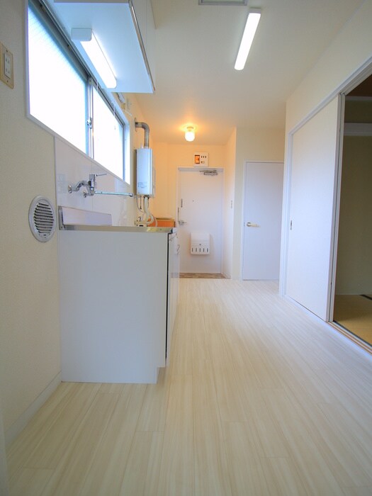 物件内観写真19　(廊下)