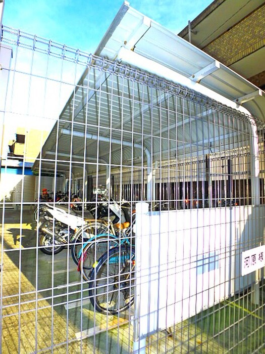 物件外観写真5　(駐輪場)