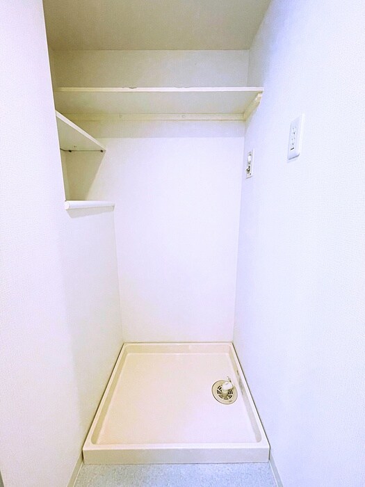 物件内観写真15　(洗濯機置場)