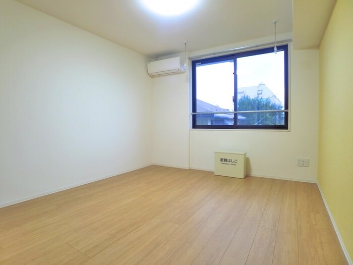 物件内観写真6　(居室)