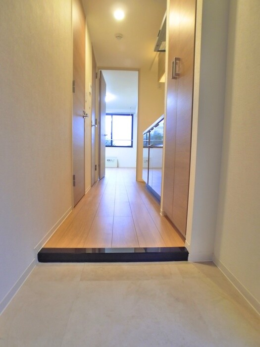 物件内観写真17　(玄関)