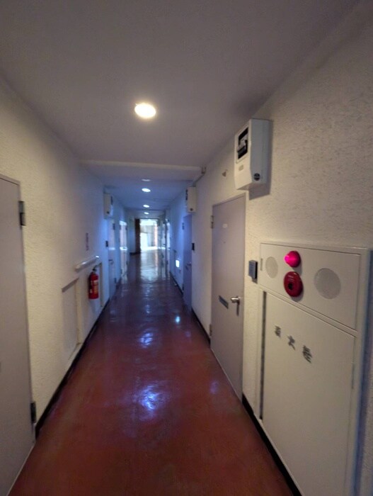 物件内観写真10　(廊下)