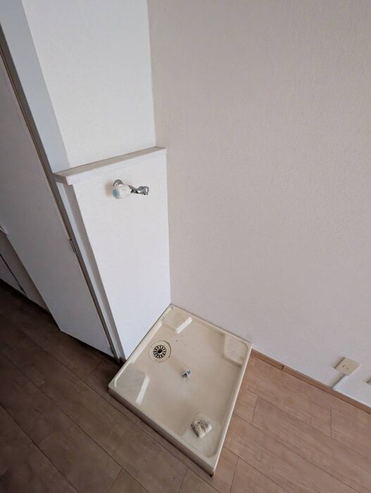 物件内観写真14　(洗濯機置場)