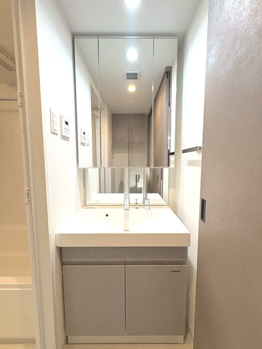 物件内観写真11　(洗面)