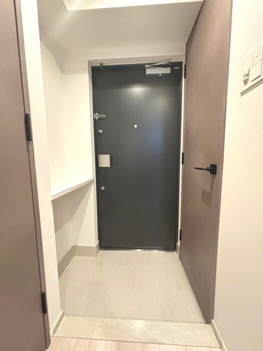 物件内観写真12　(玄関)