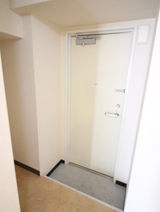 物件内観写真16　(玄関)