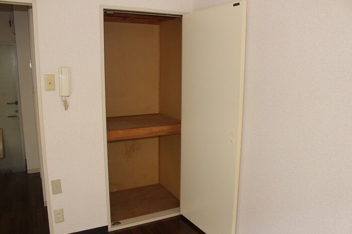 物件内観写真13　(収納)