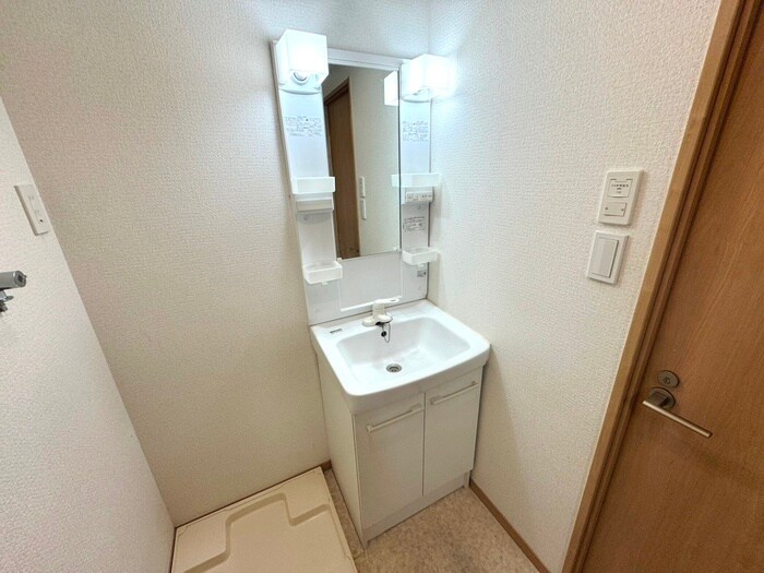 物件内観写真12　(洗面)