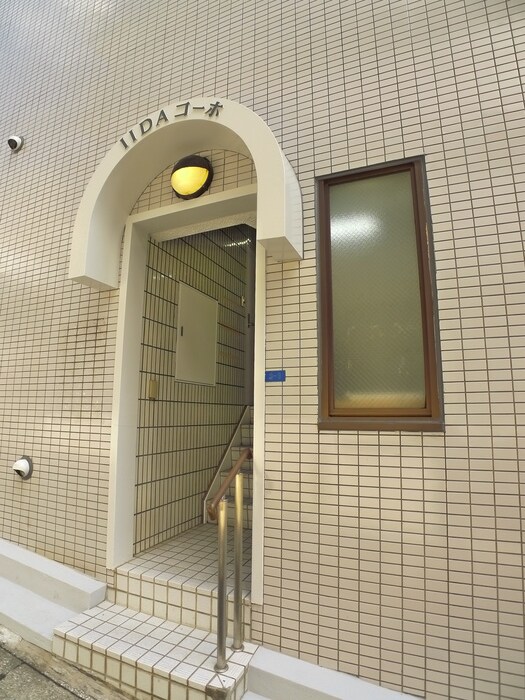 物件外観写真5　(エントランス部分)