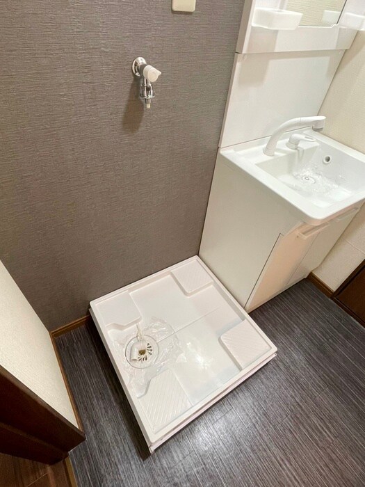 物件内観写真18　(洗濯機置場)