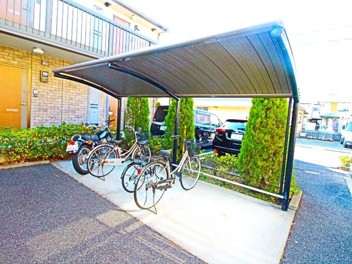物件外観写真5　(駐輪場)