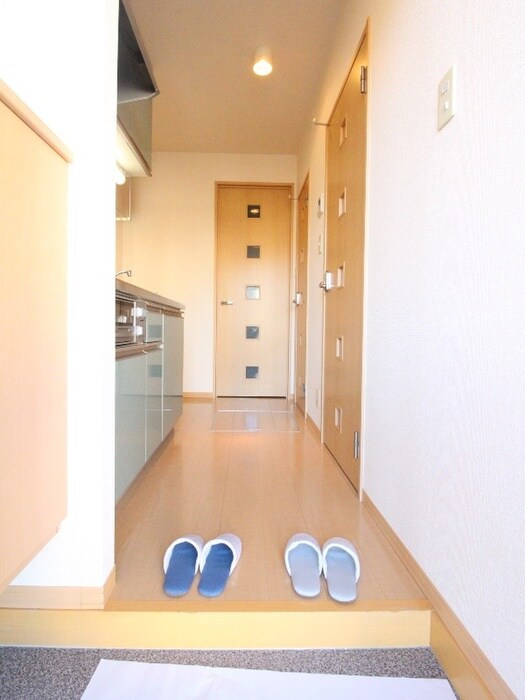 物件内観写真16　(玄関)