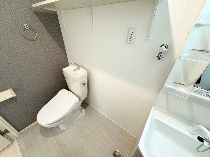 物件内観写真16　(洗濯機置場)