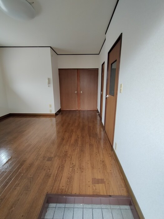 物件内観写真18　(廊下)