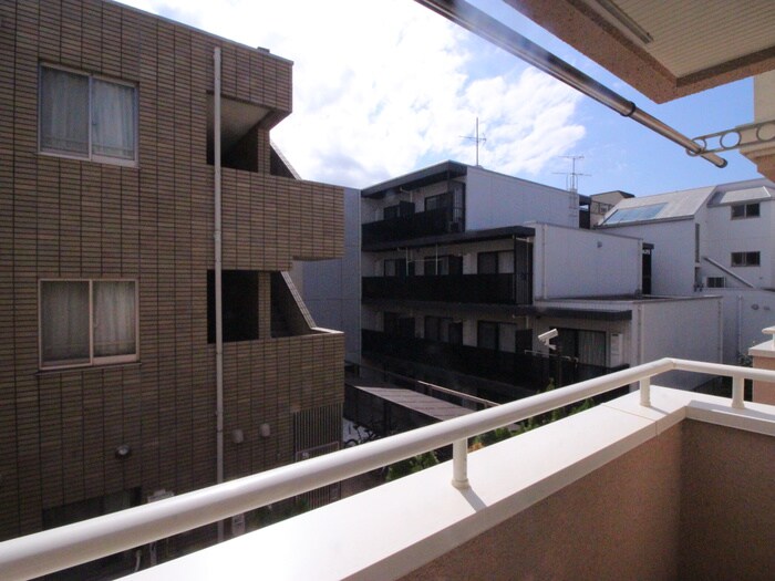 物件内観写真18　(室内からの展望)