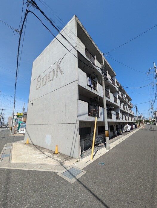 物件外観写真3　(駐車場)