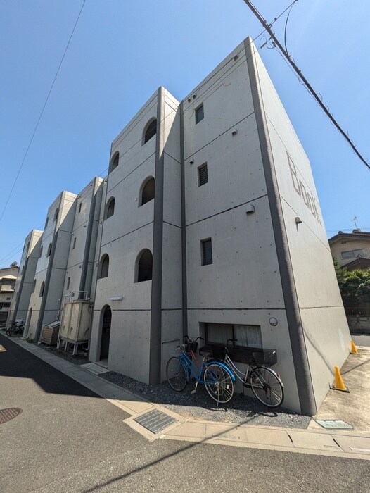 物件外観写真4　(エントランス部分)