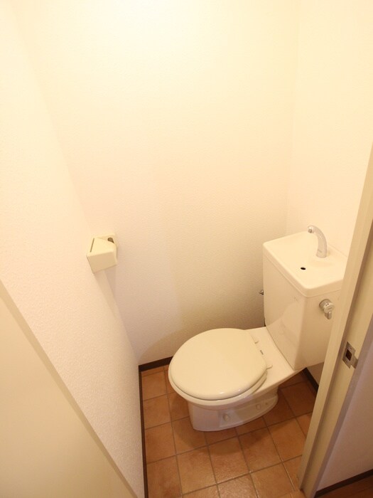 物件内観写真15　(トイレ)