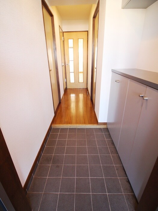 物件内観写真7　(玄関)