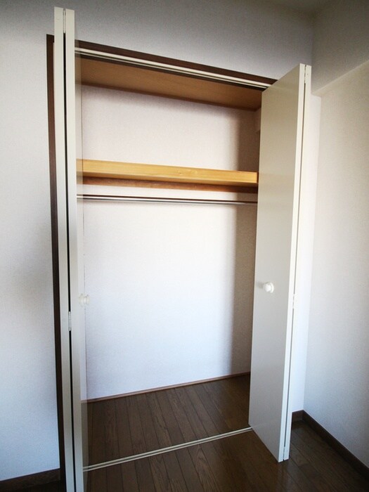 物件内観写真10　(収納)