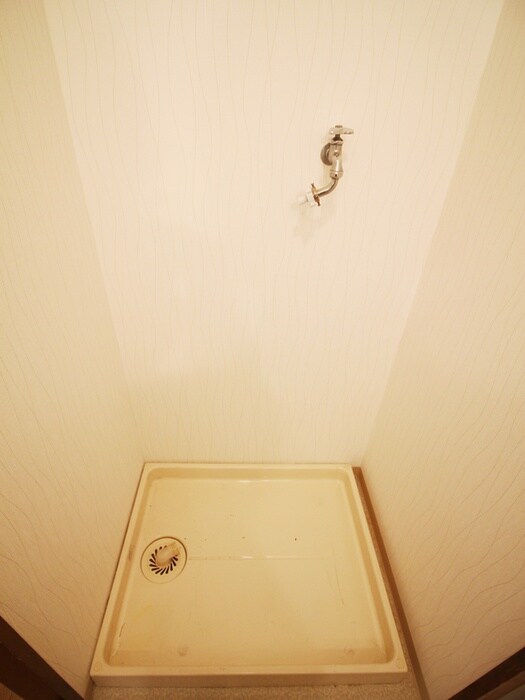 物件内観写真13　(洗濯機置場)