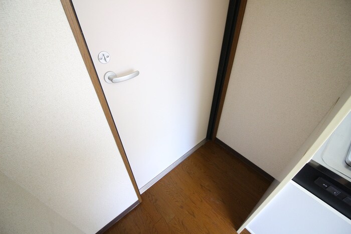 物件内観写真8　(玄関)