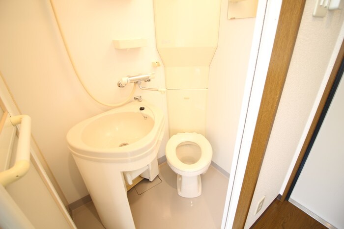 物件内観写真12　(トイレ)