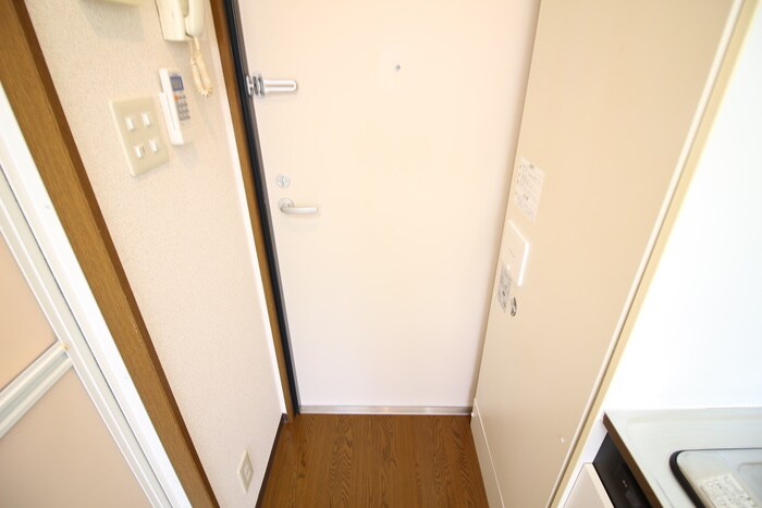 物件内観写真16　(玄関)