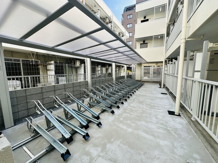 物件外観写真5　(駐輪場)