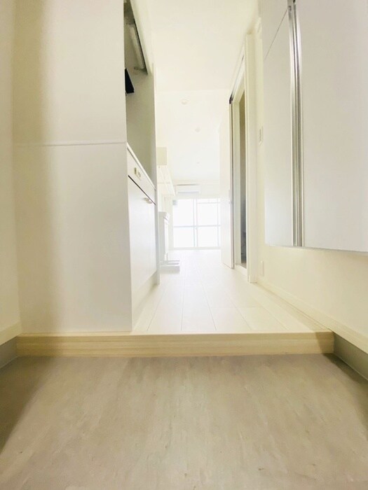 物件内観写真17　(玄関)