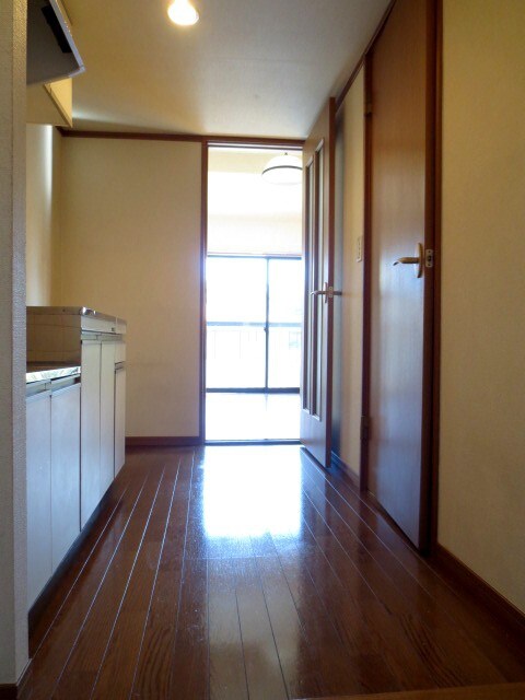 物件内観写真13　(玄関)