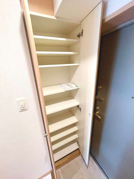 物件内観写真18　(靴箱)